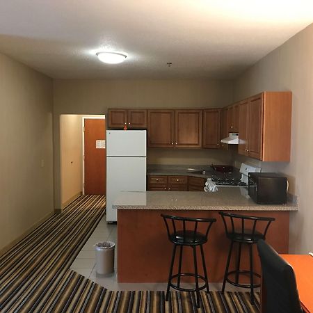 Best Western Plus New England Inn & Suites Berlin Exterior foto