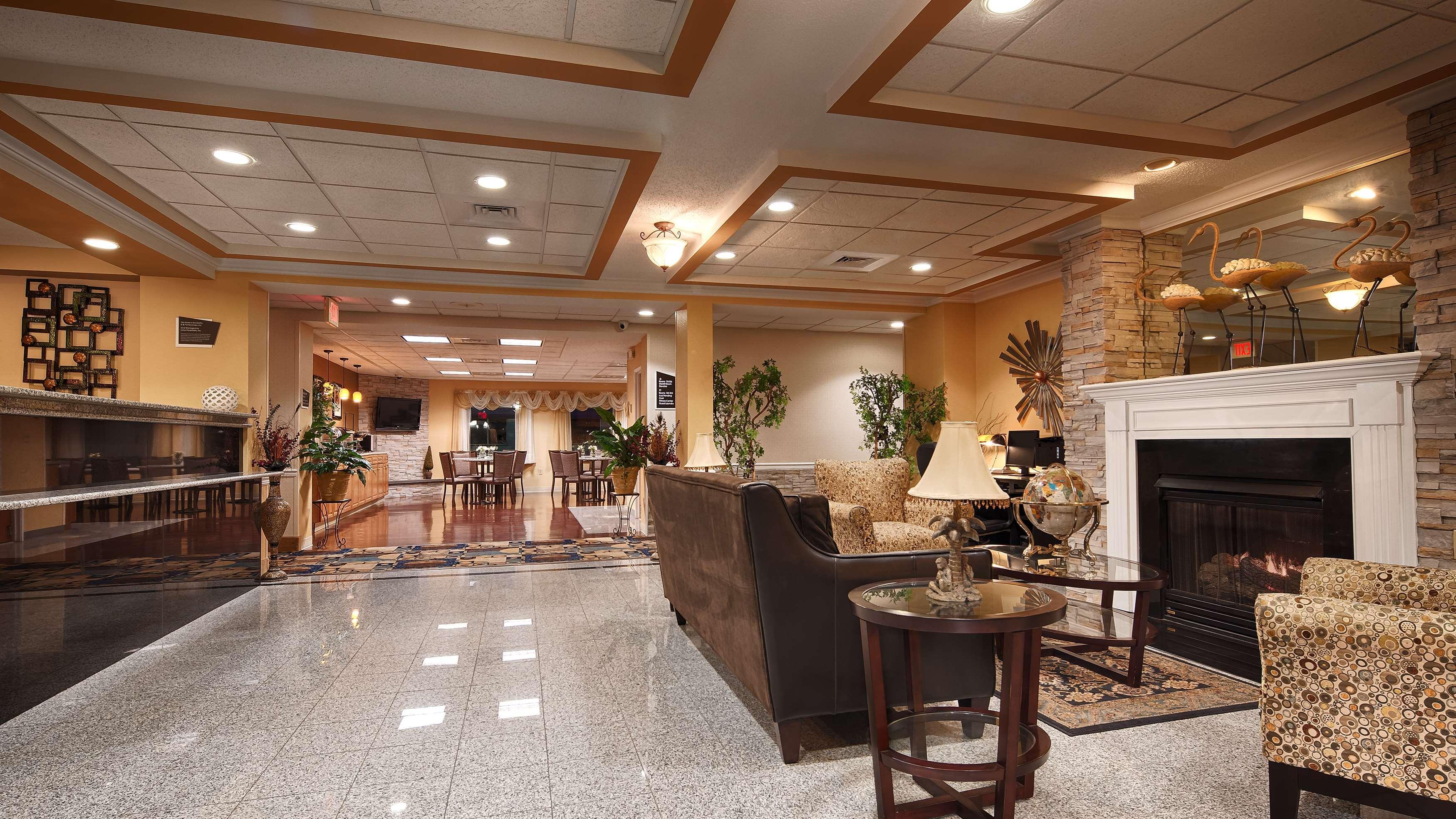 Best Western Plus New England Inn & Suites Berlin Exterior foto