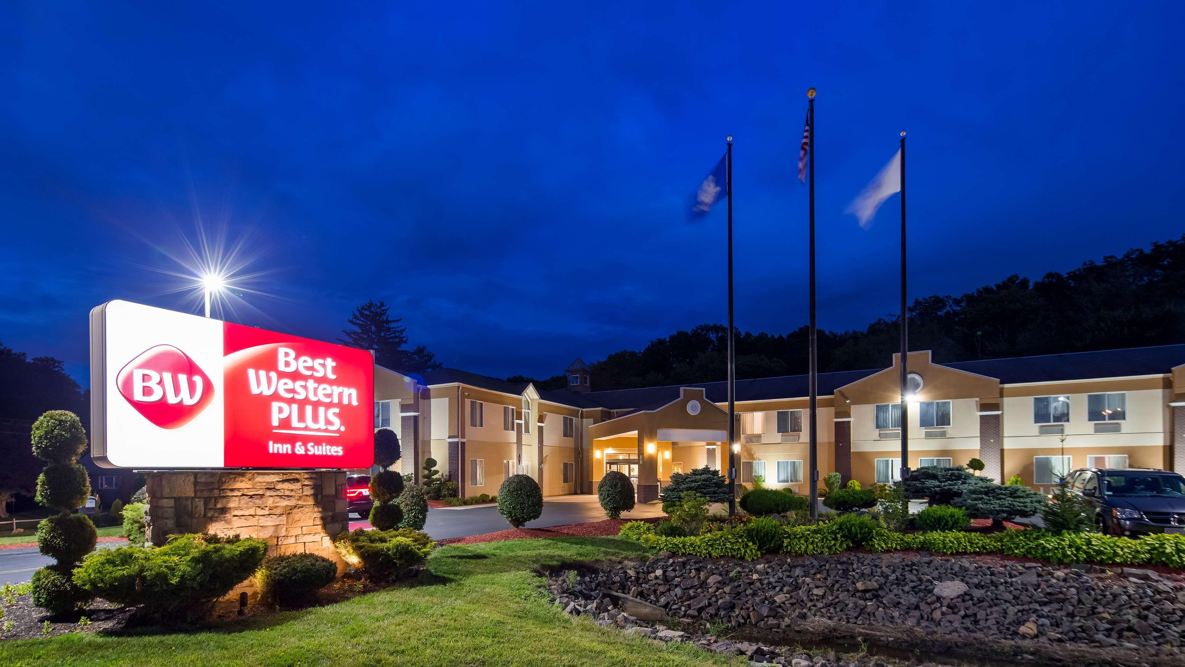 Best Western Plus New England Inn & Suites Berlin Exterior foto