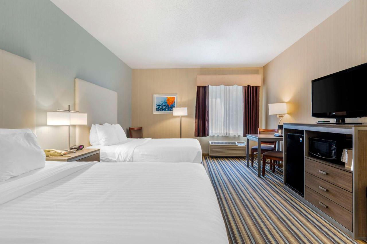 Best Western Plus New England Inn & Suites Berlin Exterior foto