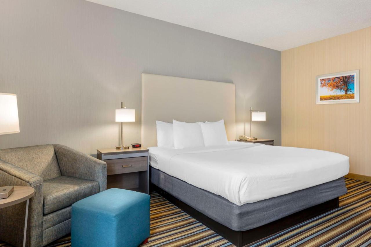 Best Western Plus New England Inn & Suites Berlin Exterior foto