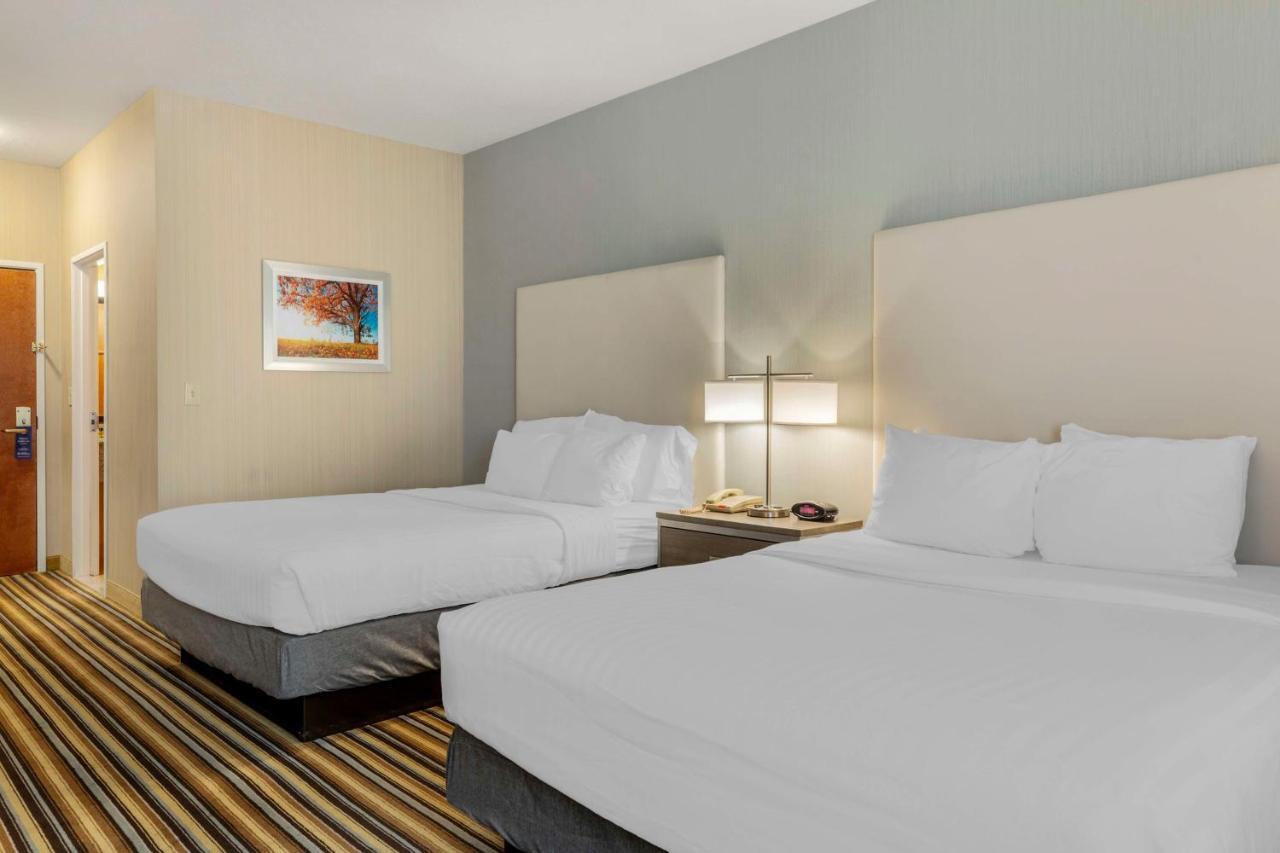 Best Western Plus New England Inn & Suites Berlin Exterior foto
